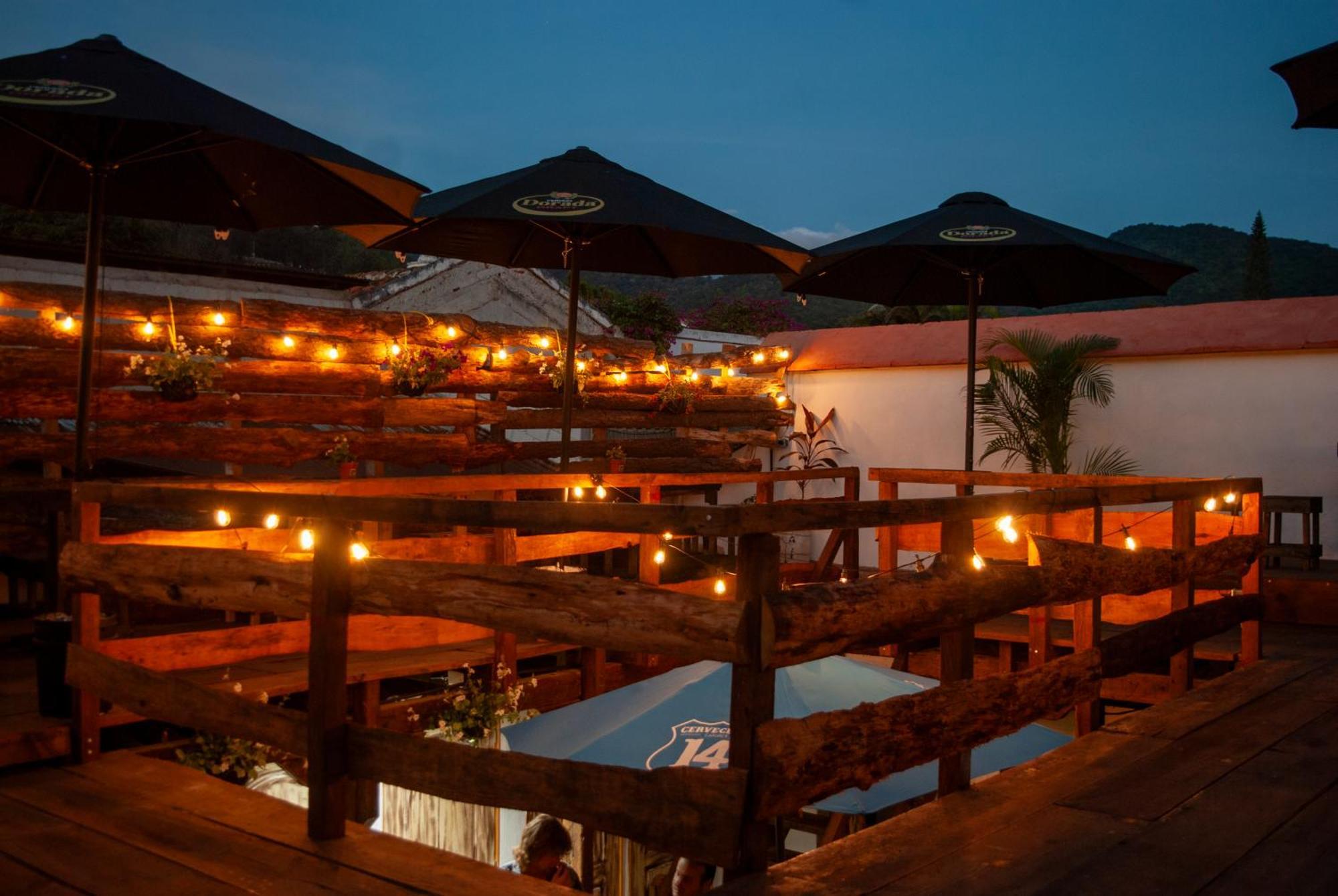 Kamazoztz Hostel And Travel Antigua ภายนอก รูปภาพ