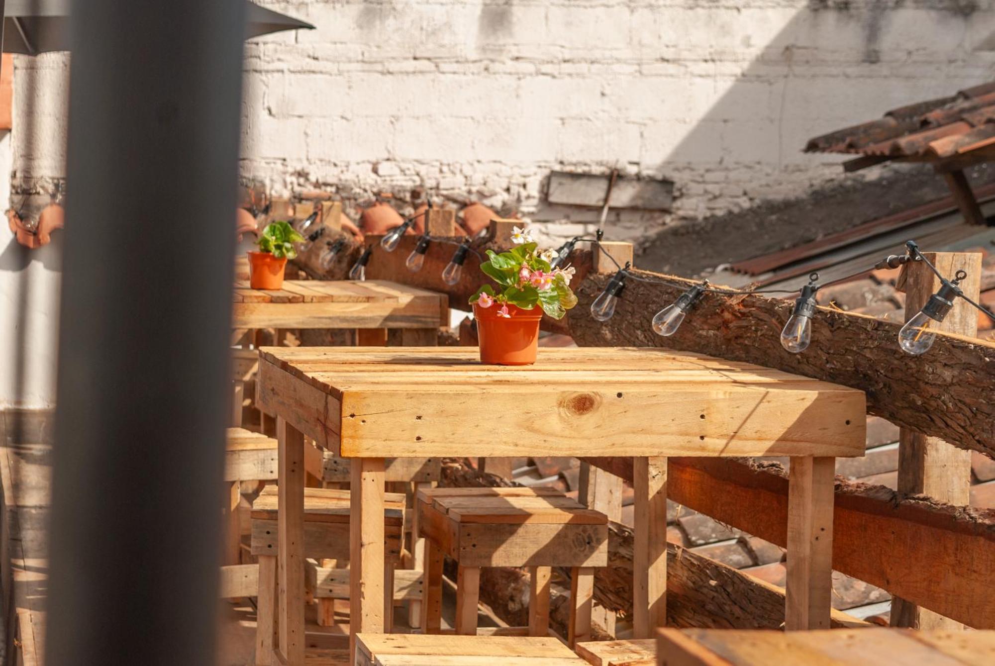 Kamazoztz Hostel And Travel Antigua ภายนอก รูปภาพ