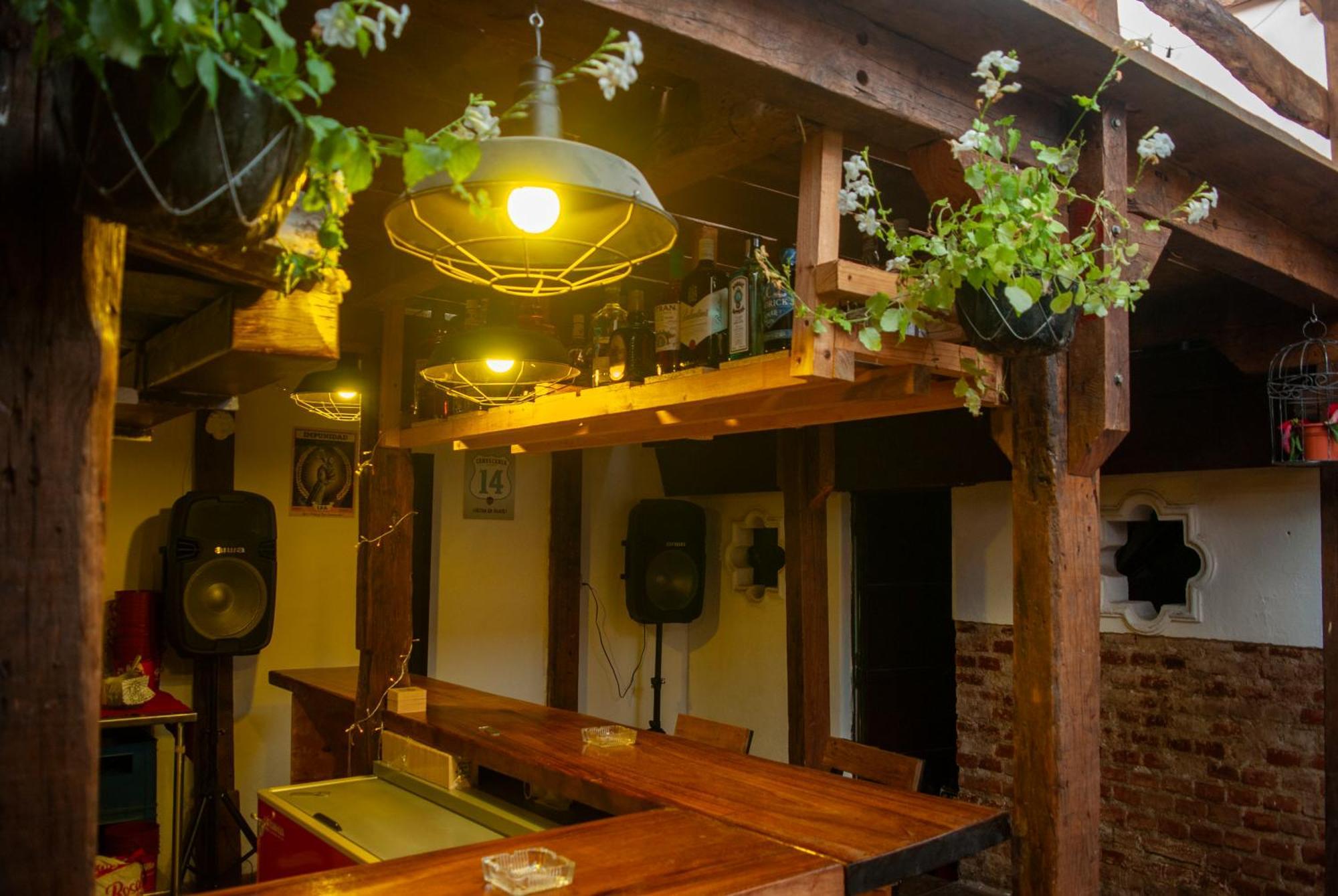 Kamazoztz Hostel And Travel Antigua ภายนอก รูปภาพ