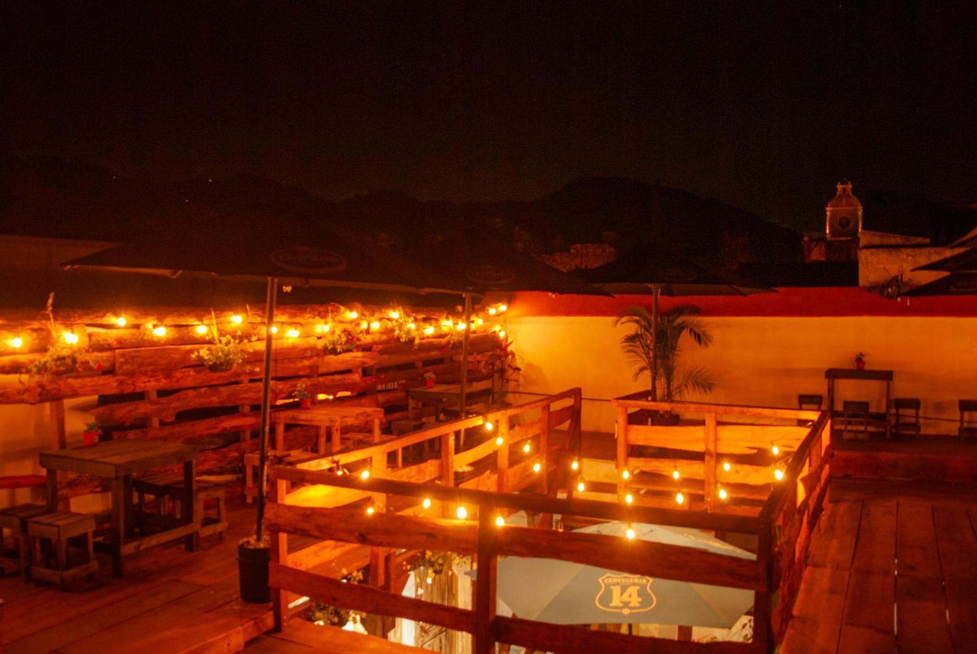 Kamazoztz Hostel And Travel Antigua ภายนอก รูปภาพ