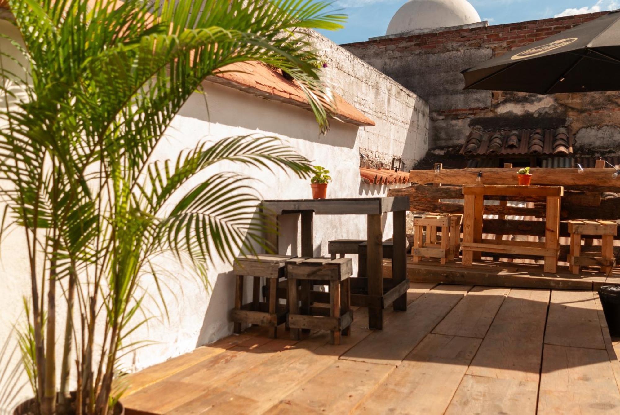 Kamazoztz Hostel And Travel Antigua ภายนอก รูปภาพ