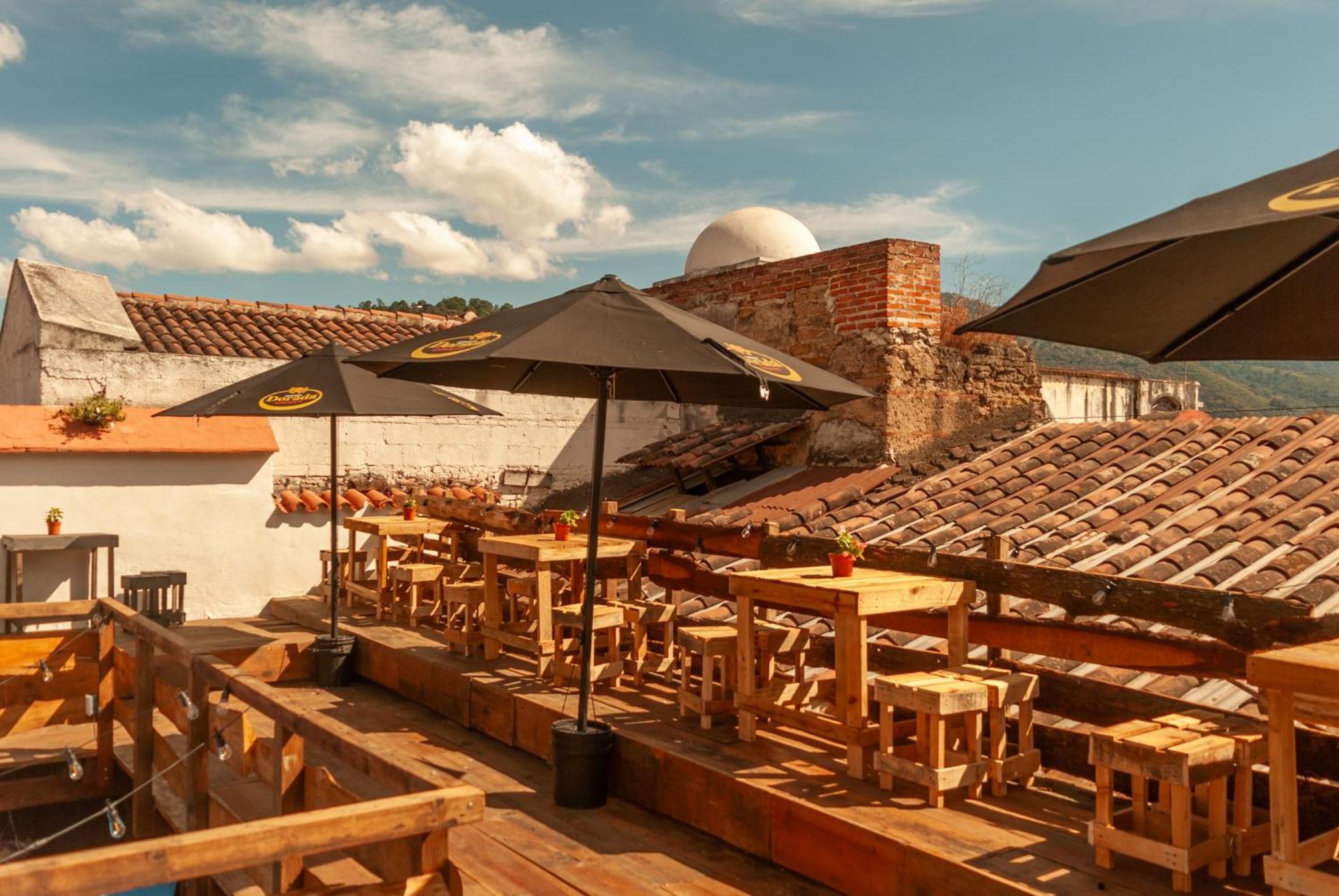 Kamazoztz Hostel And Travel Antigua ภายนอก รูปภาพ