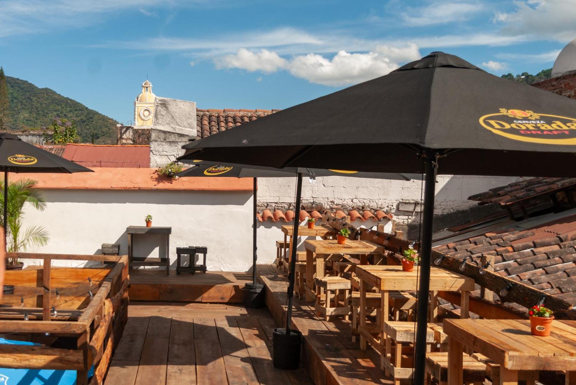 Kamazoztz Hostel And Travel Antigua ภายนอก รูปภาพ