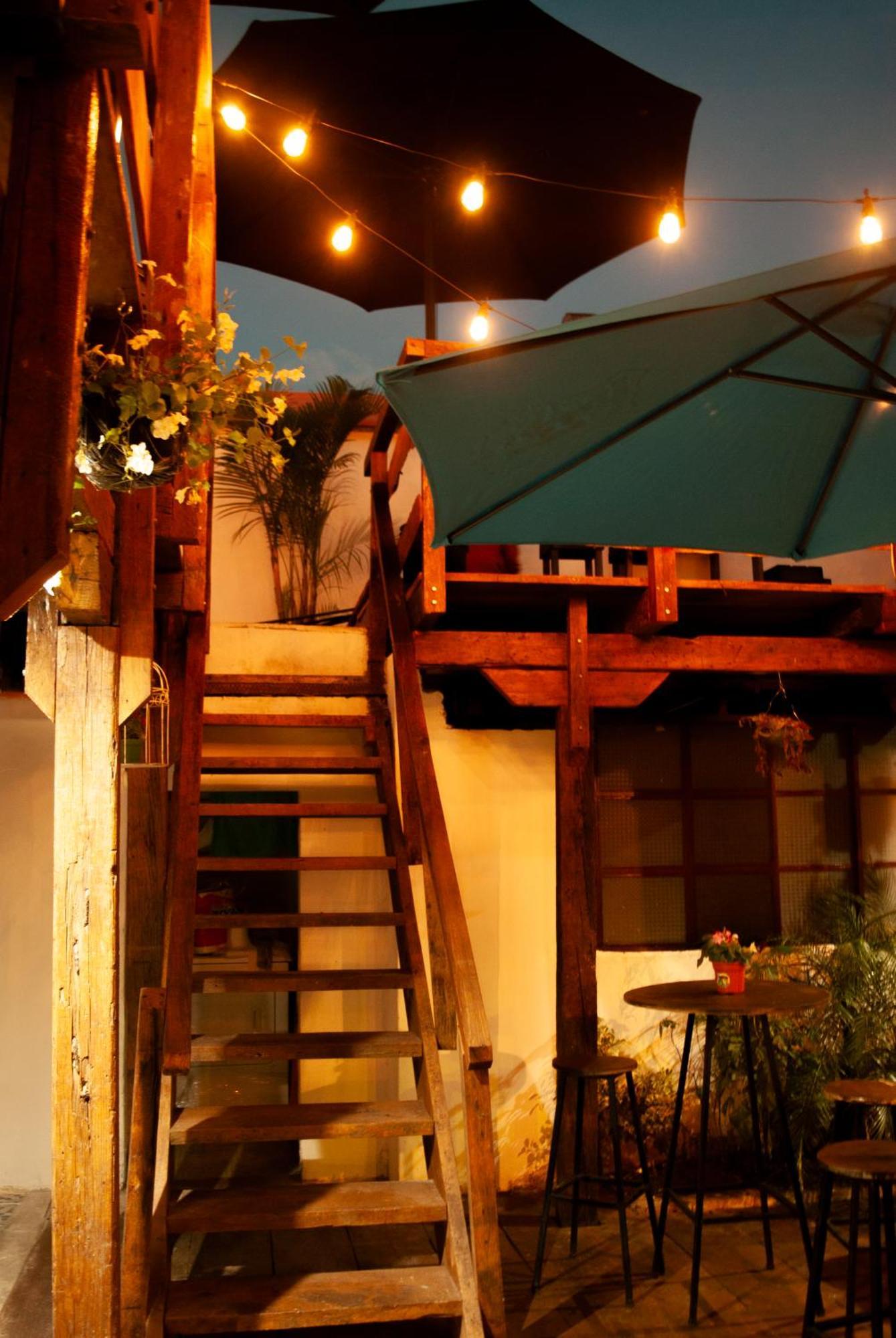 Kamazoztz Hostel And Travel Antigua ภายนอก รูปภาพ