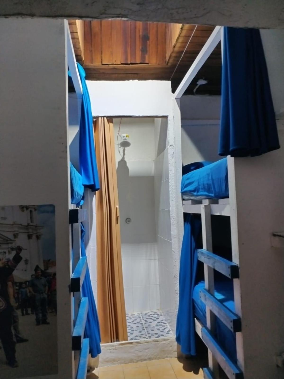 Kamazoztz Hostel And Travel Antigua ภายนอก รูปภาพ